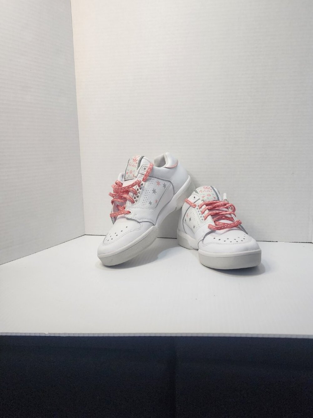 Adidas Slamcourt White Pink Low Top Athletic Shoes Women’s Size 6.5 Preowned Mis